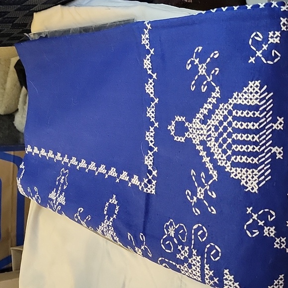 Table cloth with 4 napkins - Picture 3 of 4